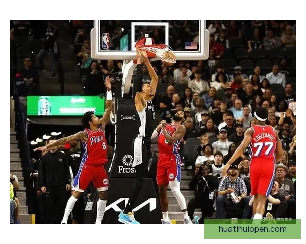 全队起立为卡斯尔庆祝三双创四项纪录 比肩邓肯19年 文班称其本就优秀 全队起立为卡斯尔庆祝三双创四项纪录 比肩邓肯19年 文班称其本就优秀