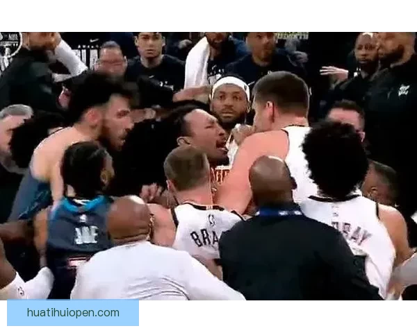 朱利亚诺赫拉德马丁先触球却动作凶狠引发争议